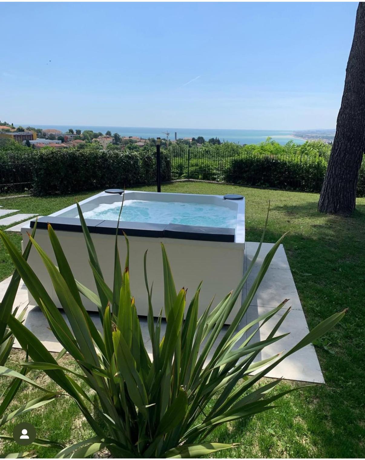 Bed and Breakfast Tra Gli Alberi E Il Mare Sirolo Exteriér fotografie